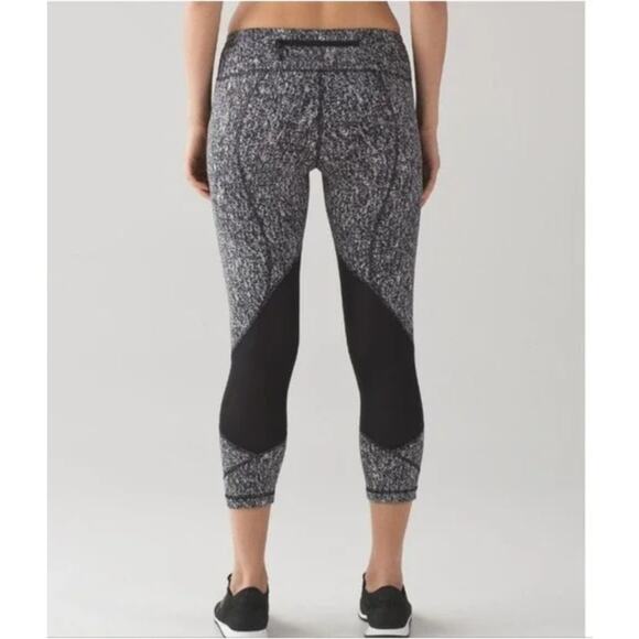 Lululemon Pace Rival Crop Leggings Women 4 Black White Pattern Running Training - Picture 2 of 11